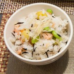 鮭やぎんなん、枝豆など彩り豊かな「彩り五目ご飯」
